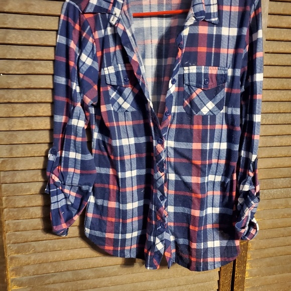 Button down shirt - Picture 2 of 4